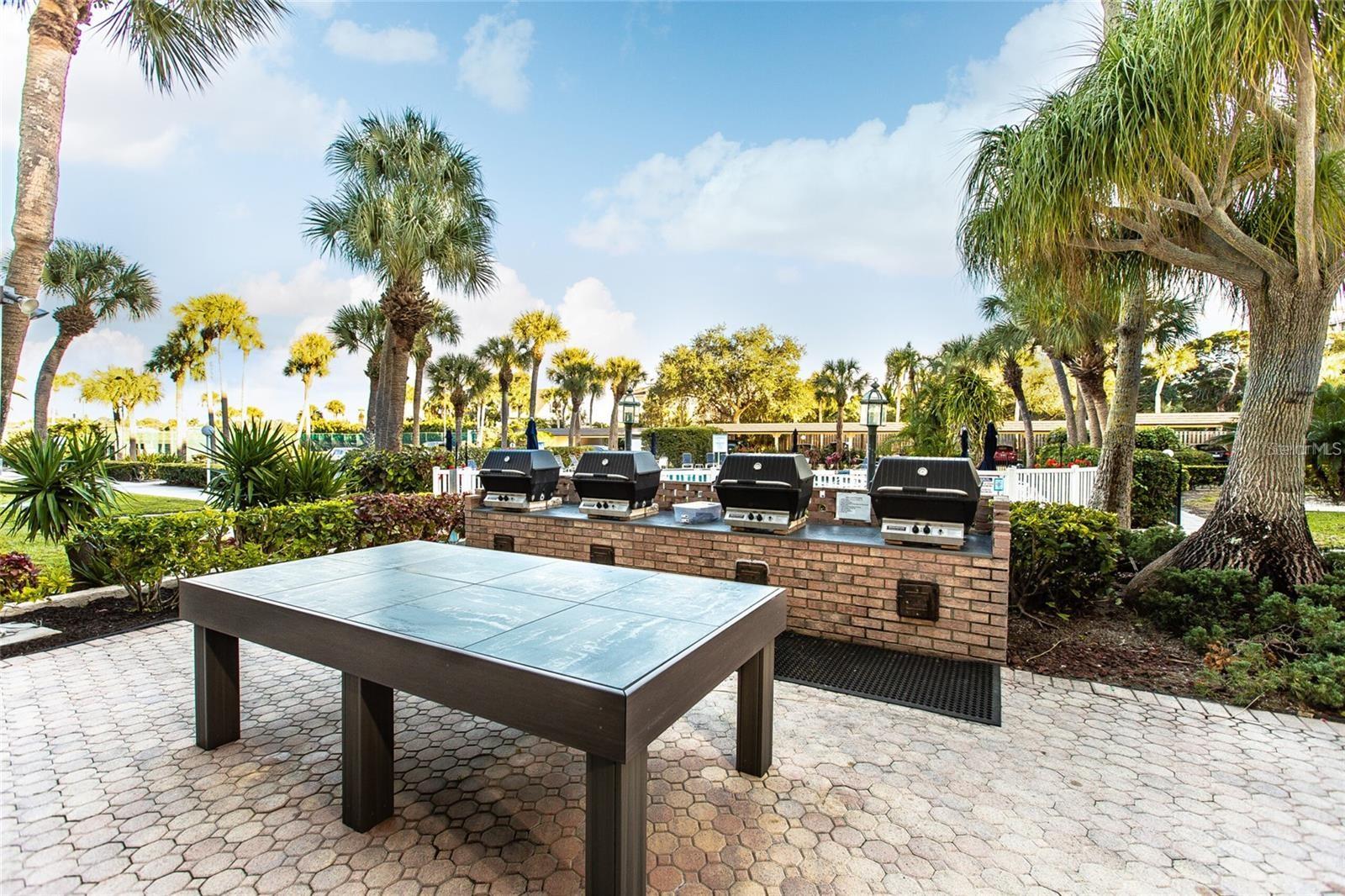 HARBOR TOWERS Y & R - Residential Lease