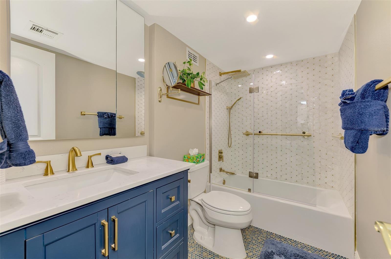 HARBOR TOWERS Y & R - Residential Lease
