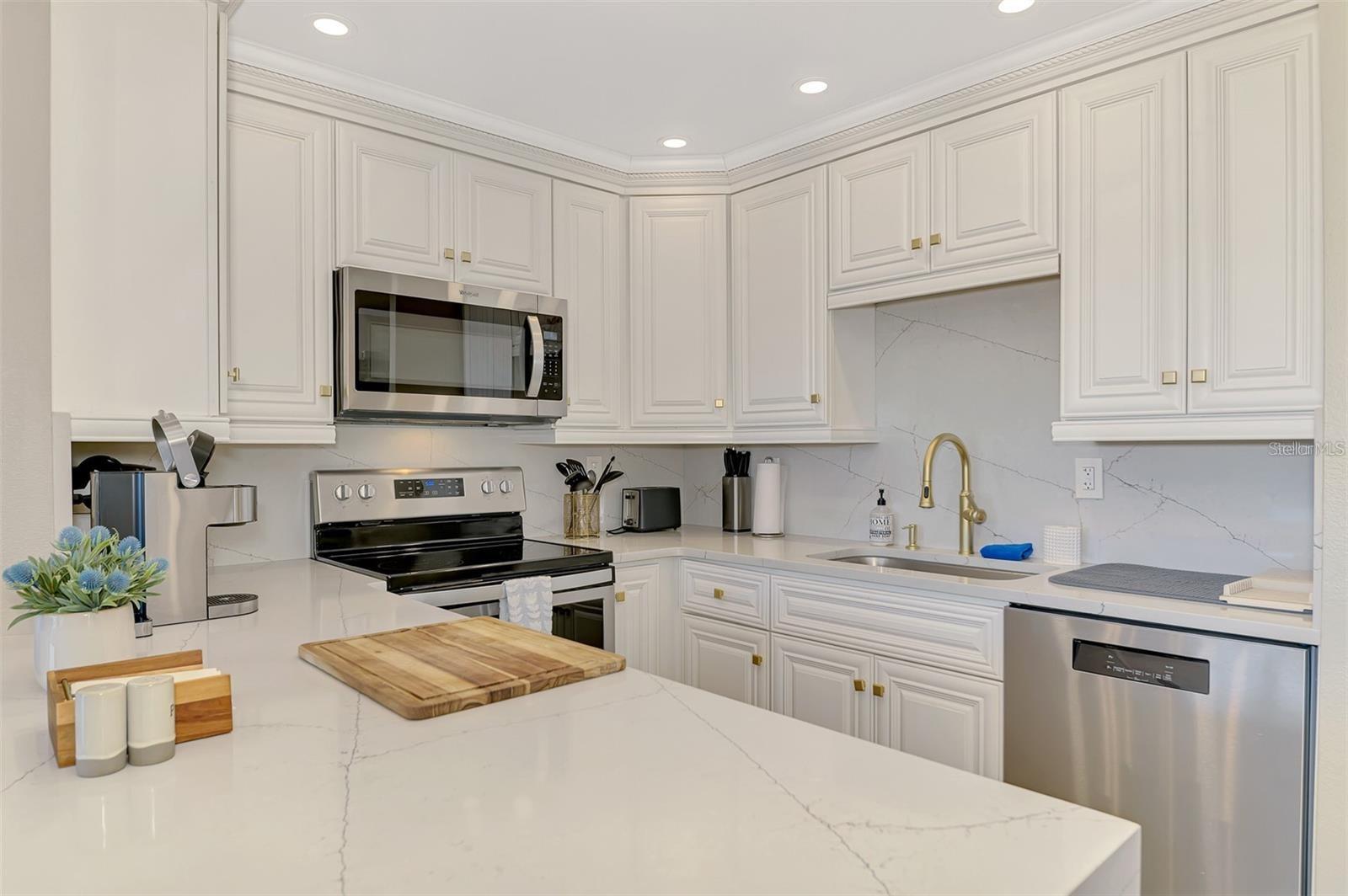 HARBOR TOWERS Y & R - Residential Lease