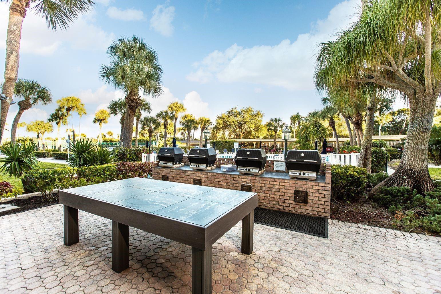 HARBOR TOWERS Y & R - Residential Lease