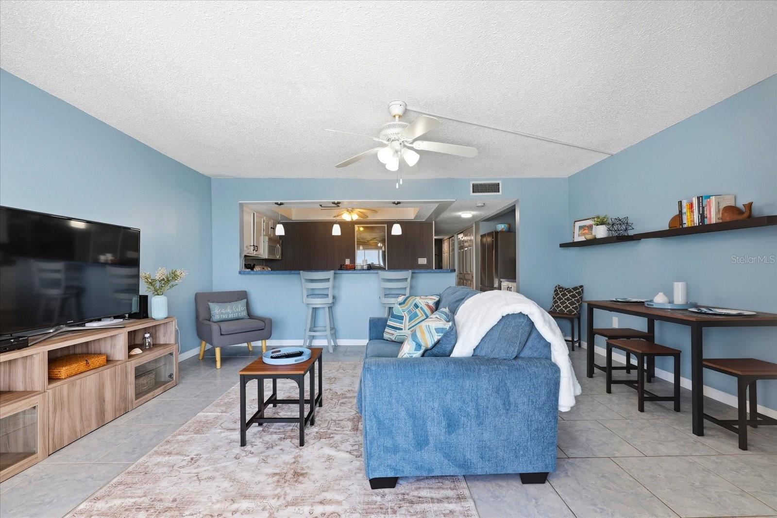 TAHITIAN TOWERS CONDO - Residential
