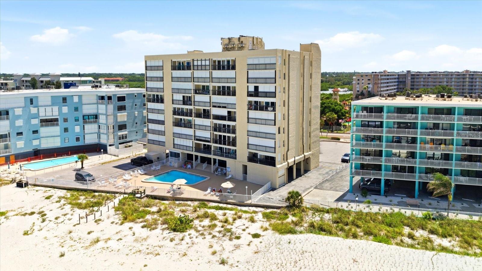 TAHITIAN TOWERS CONDO - Residential