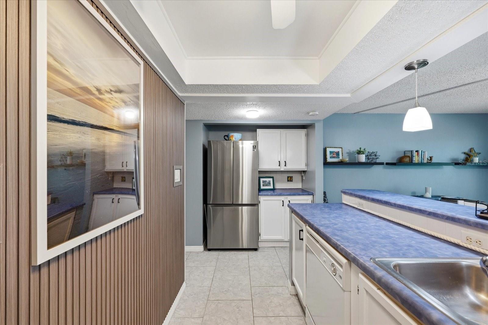 TAHITIAN TOWERS CONDO - Residential
