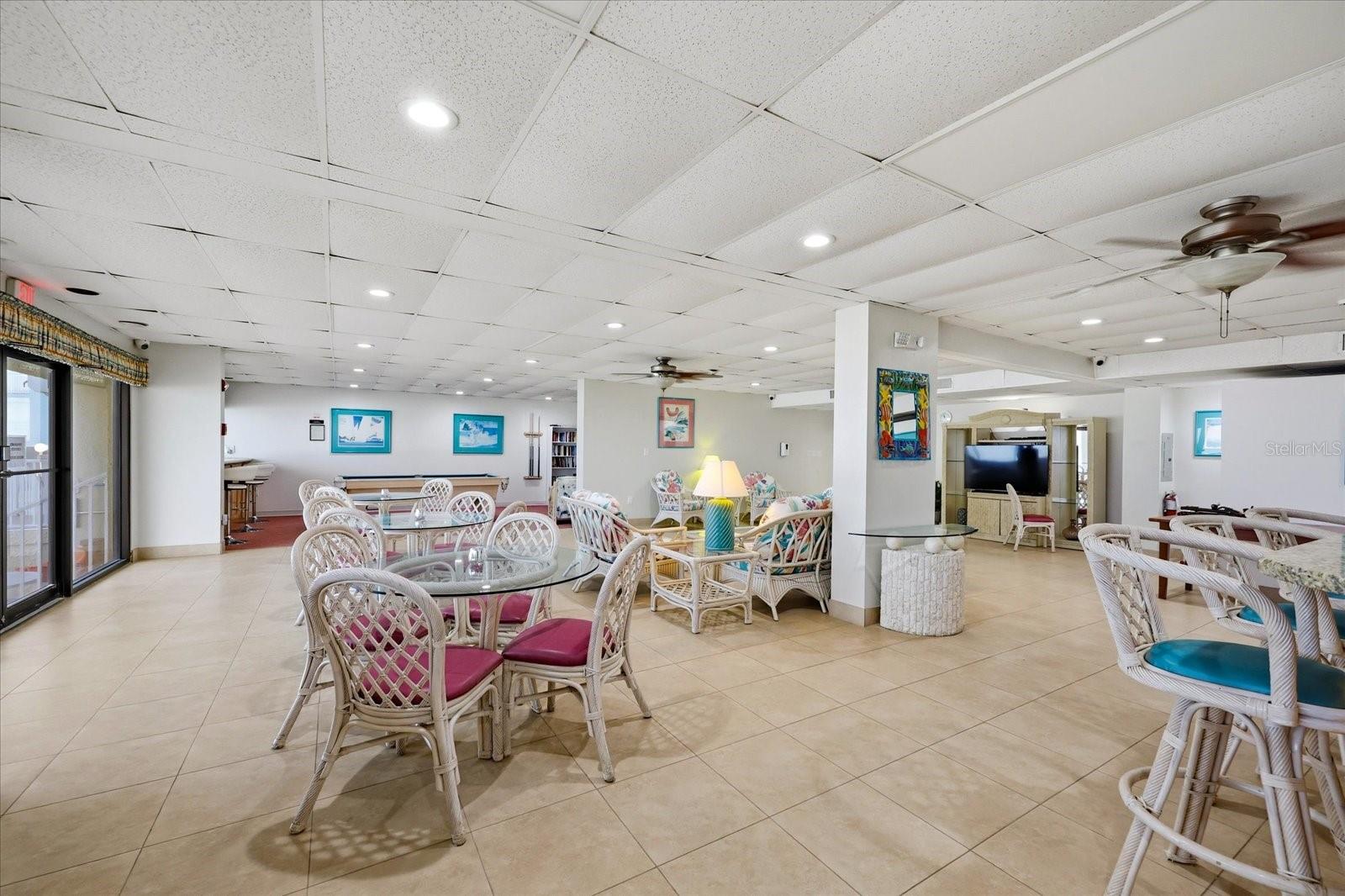 TAHITIAN TOWERS CONDO - Residential