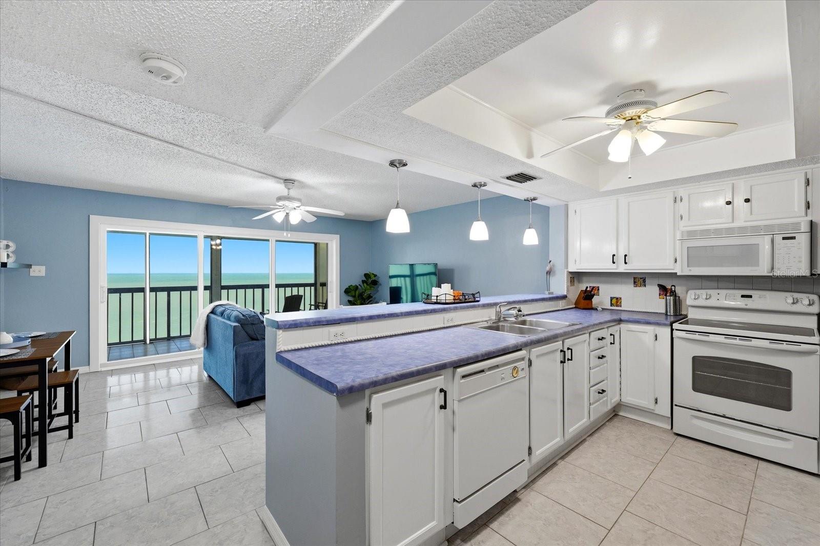 TAHITIAN TOWERS CONDO - Residential