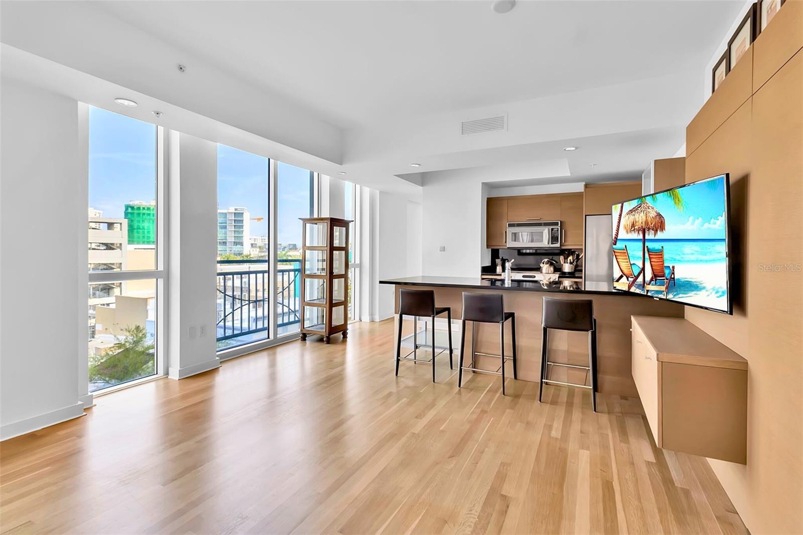 1350 MAIN RESIDENTIAL - Residential
