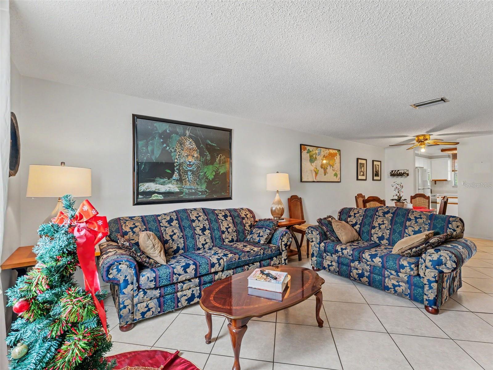 TOWNE SQUARE VILLAS CONDO - Residential