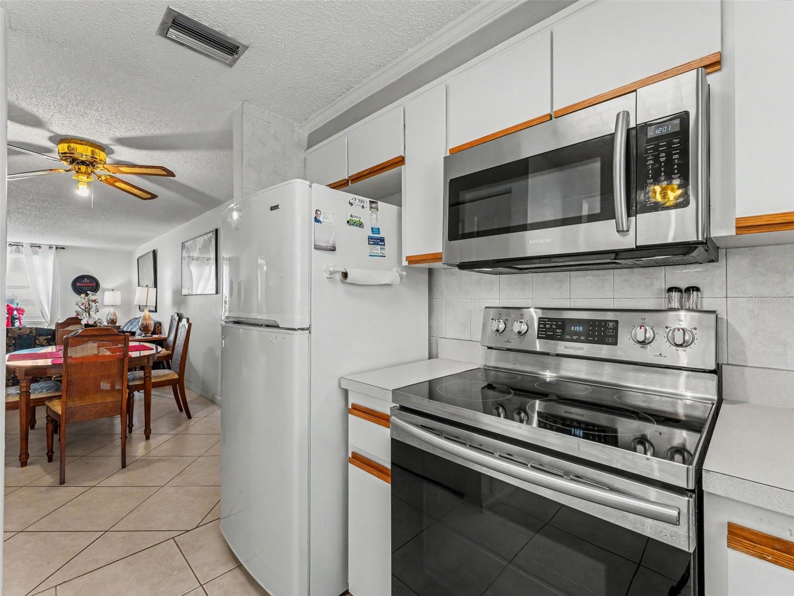 TOWNE SQUARE VILLAS CONDO - Residential