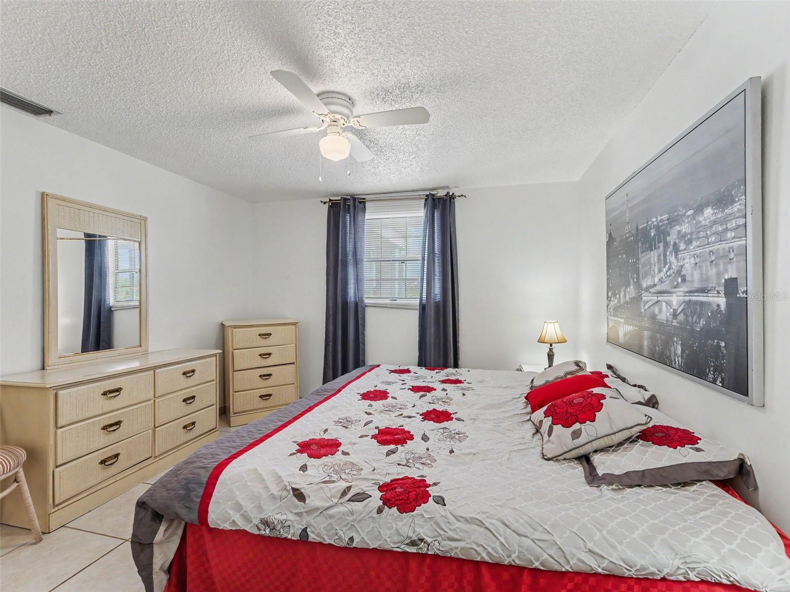 TOWNE SQUARE VILLAS CONDO - Residential