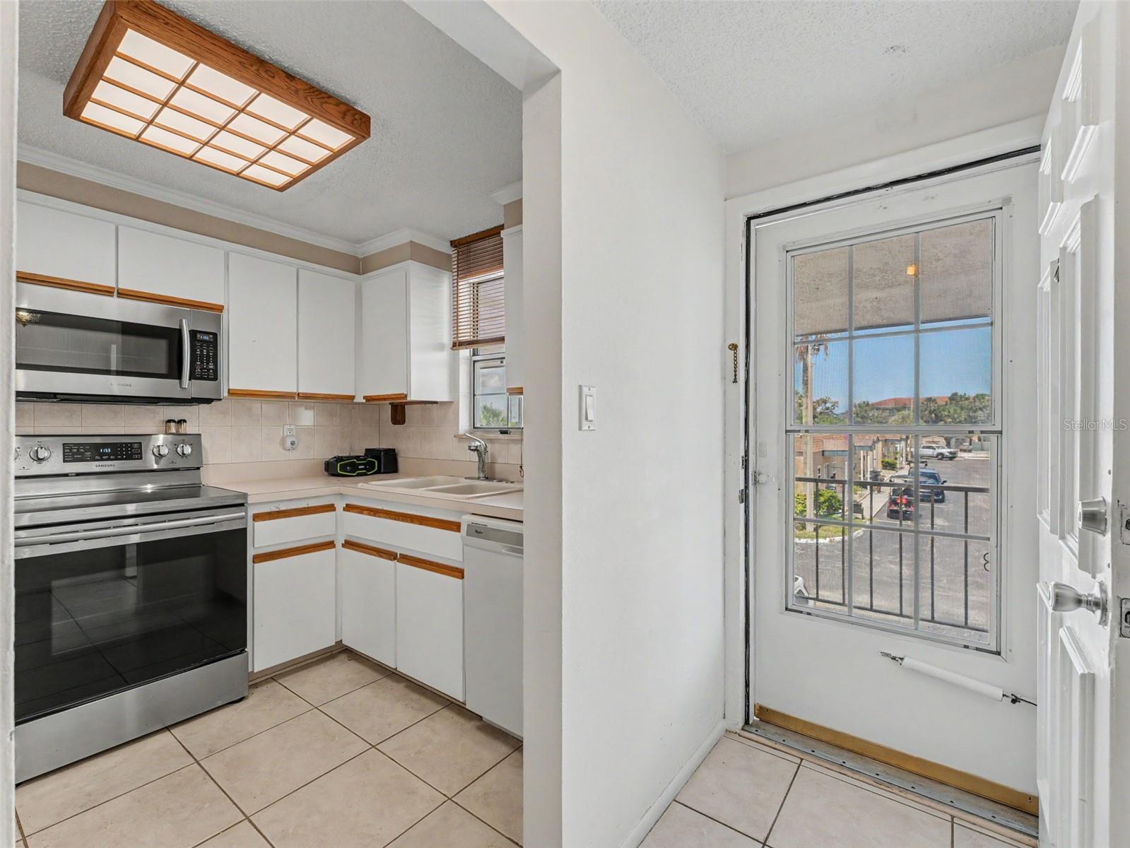 TOWNE SQUARE VILLAS CONDO - Residential