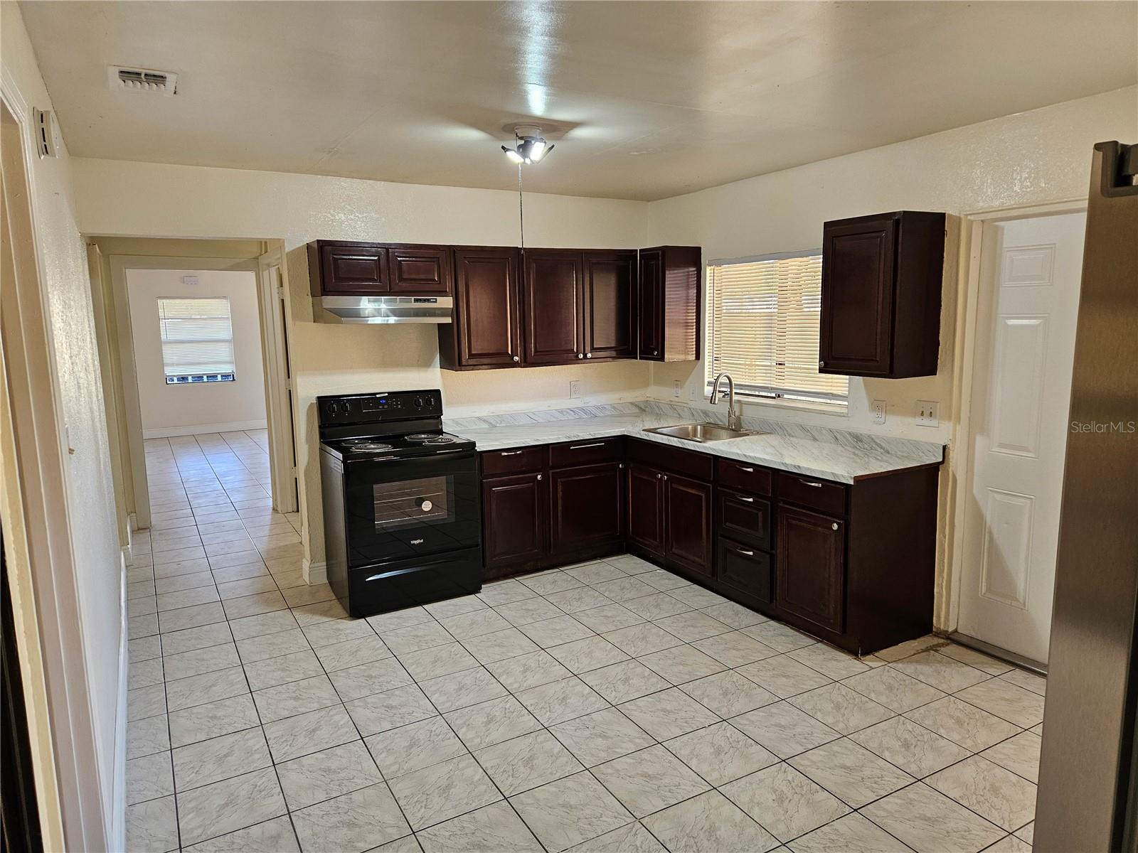 LEE BEL PARK - Residential Income