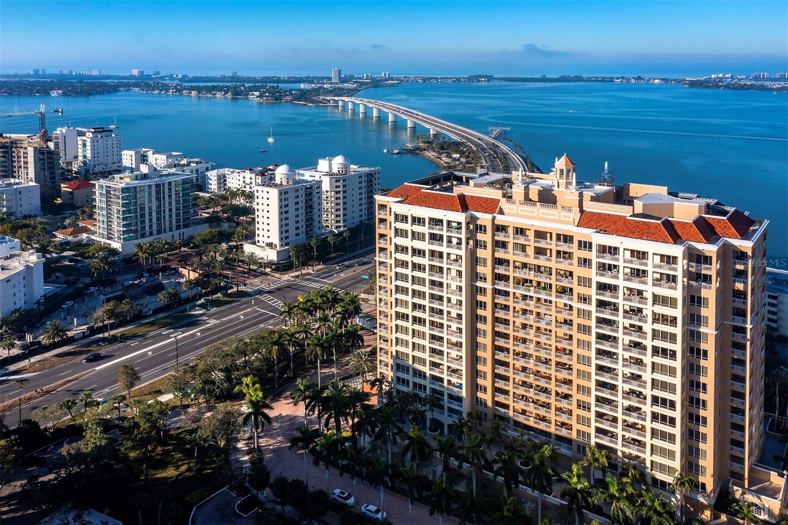 THE TOWER RESIDENCES - Residential