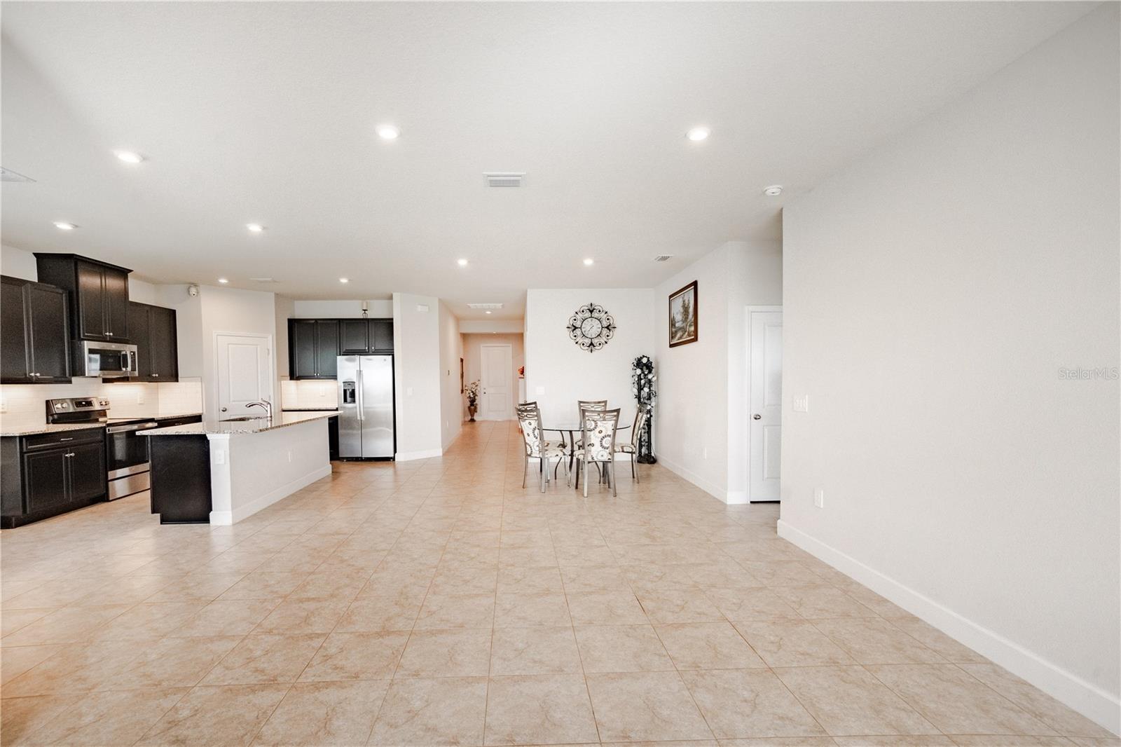 PALMS/WEST PORT - Residential