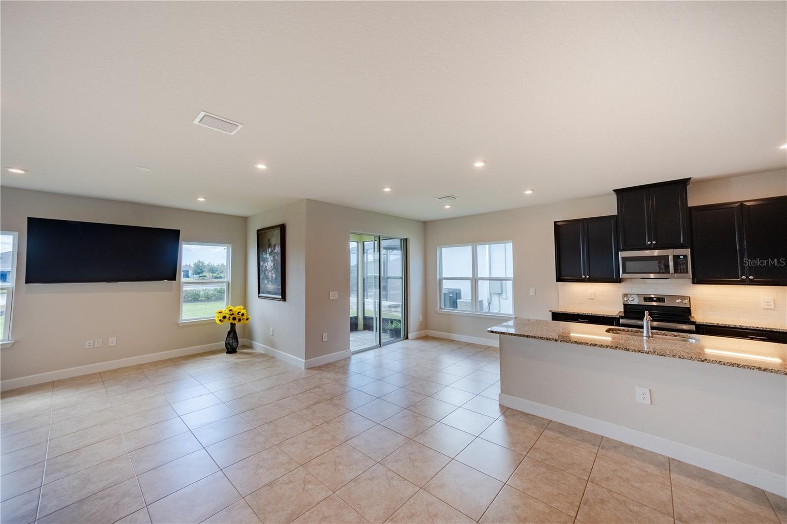 PALMS/WEST PORT - Residential