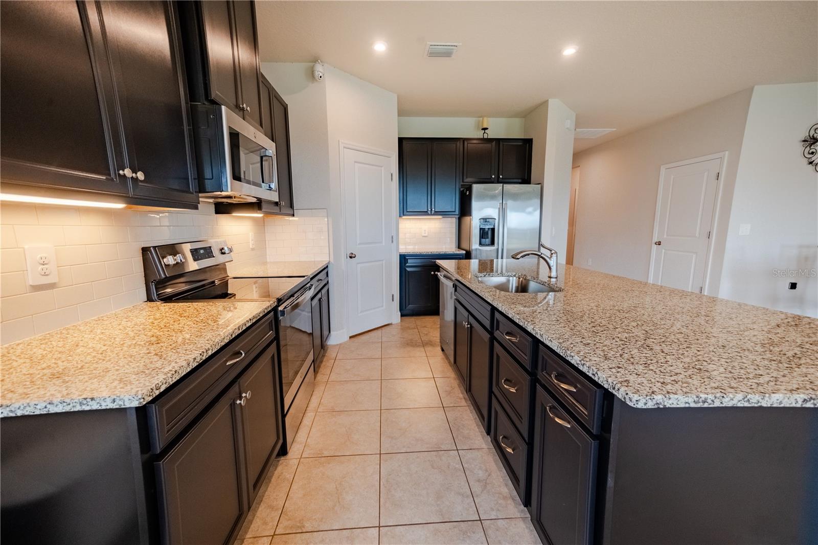 PALMS/WEST PORT - Residential