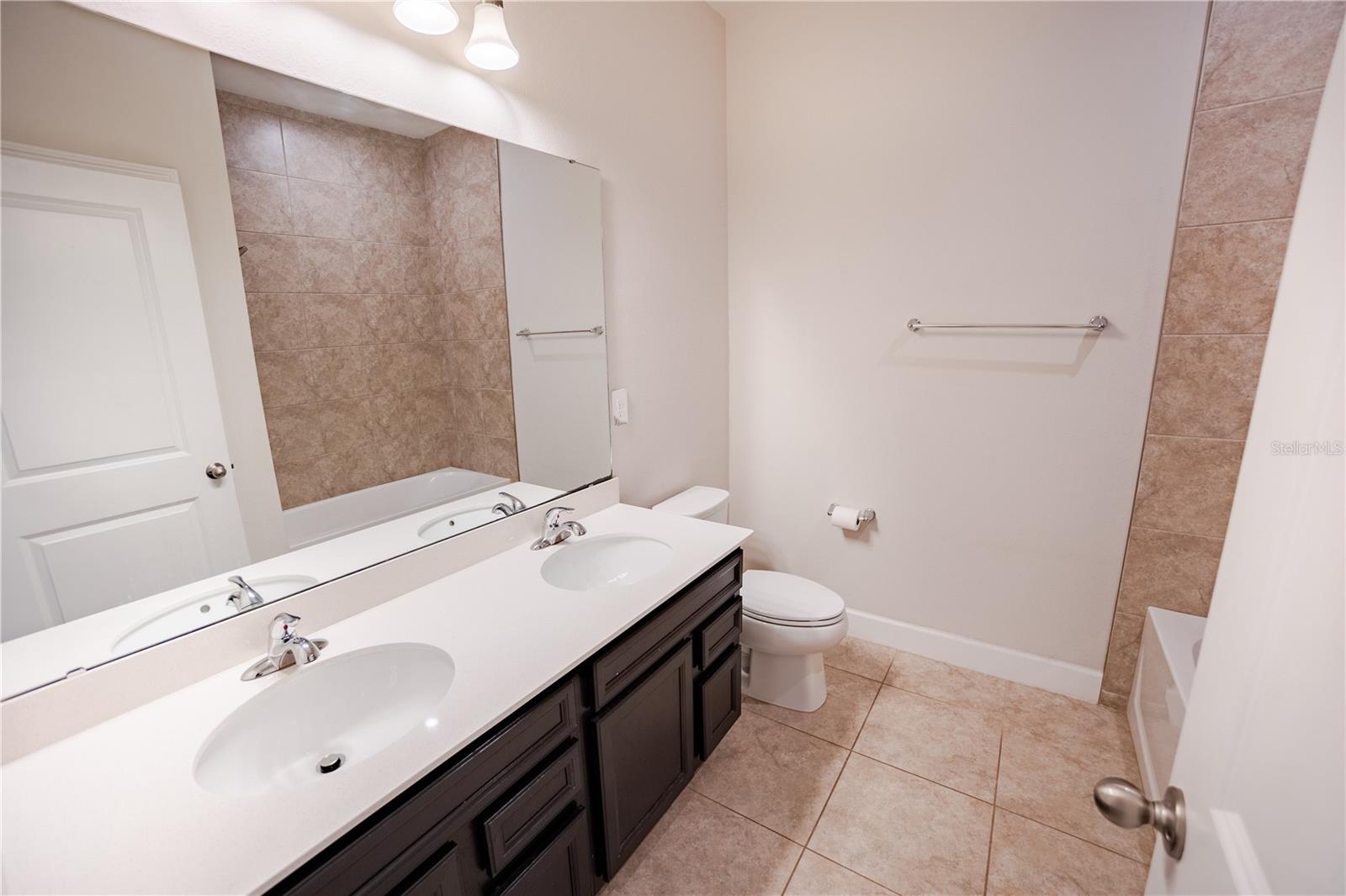 PALMS/WEST PORT - Residential