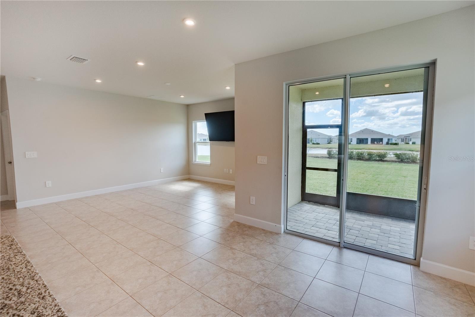 PALMS/WEST PORT - Residential