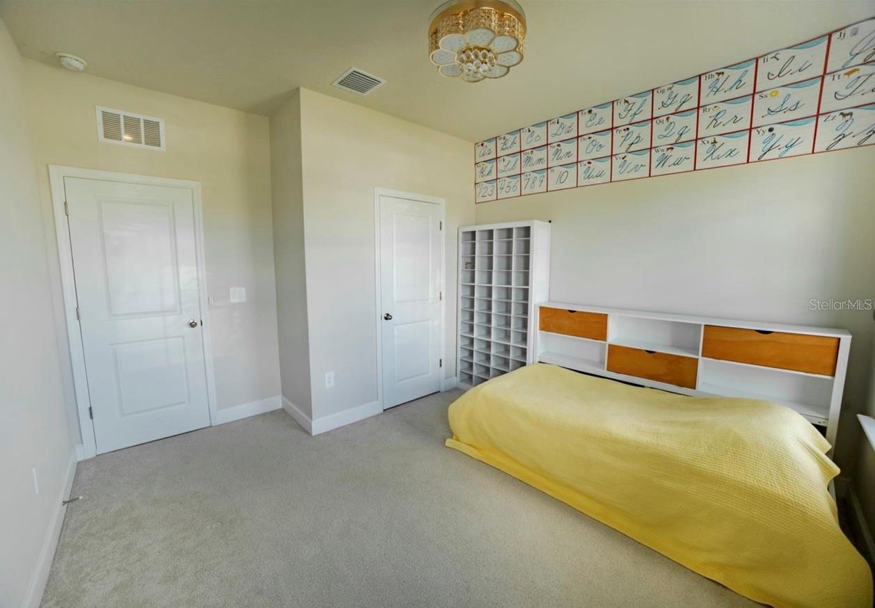 PALMS/WEST PORT - Residential