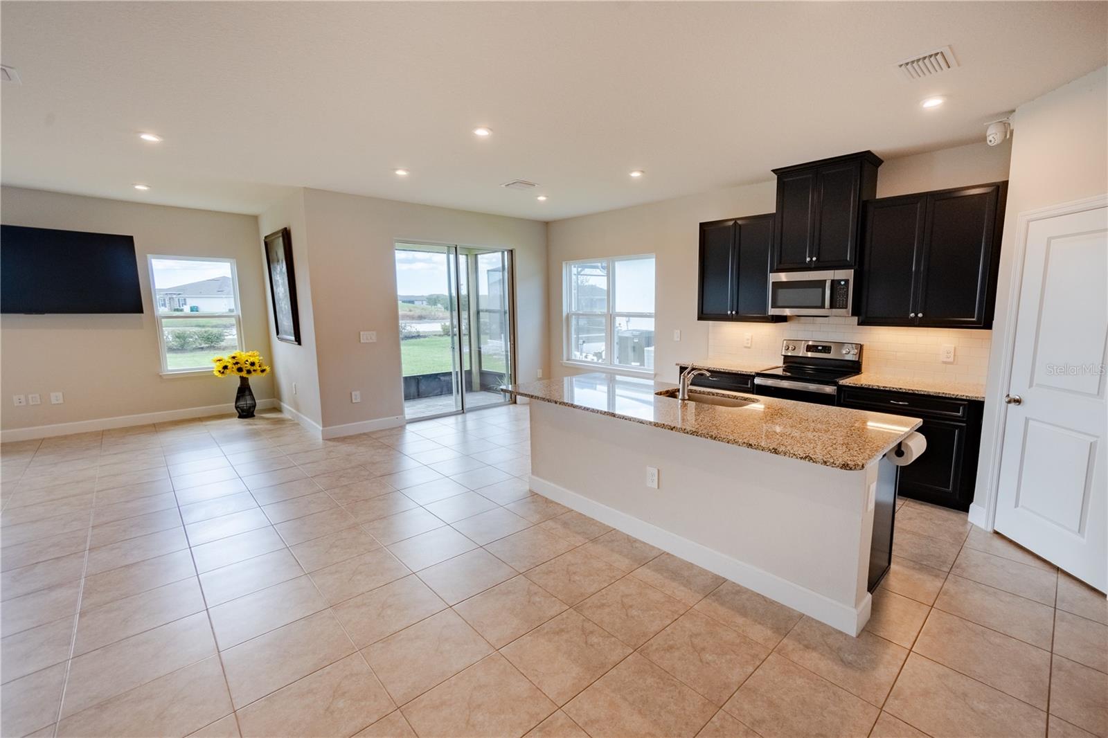 PALMS/WEST PORT - Residential