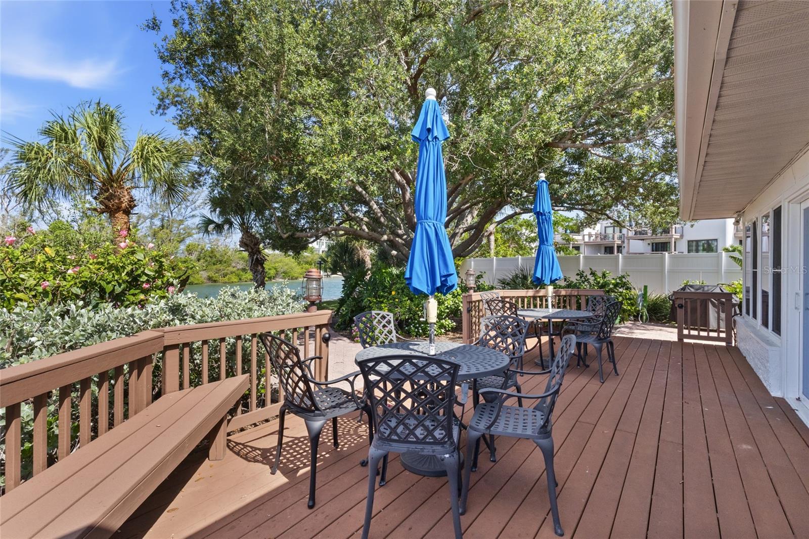 POINTE ON MIDNIGHT PASS - Residential