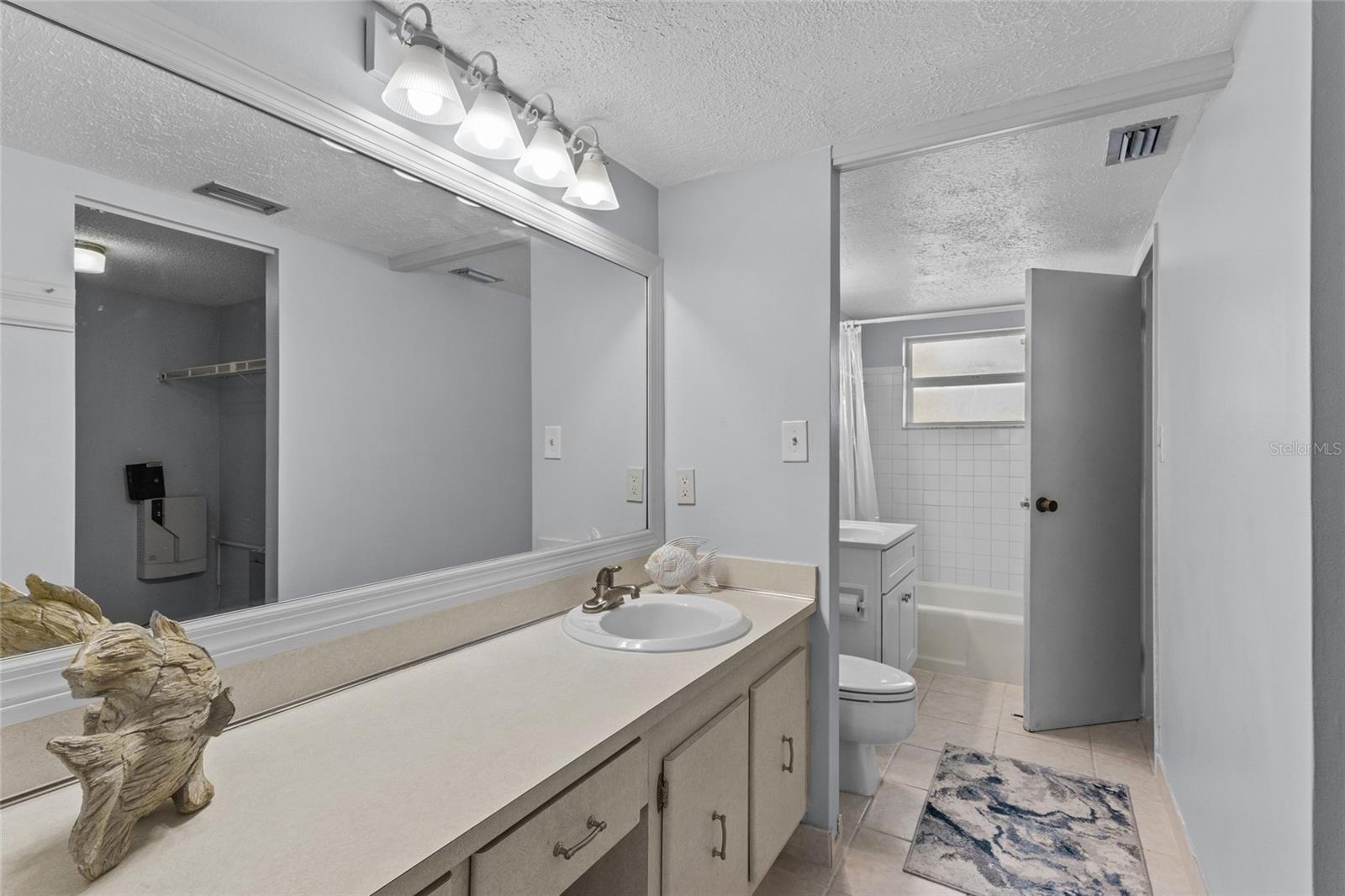 POINTE ON MIDNIGHT PASS - Residential