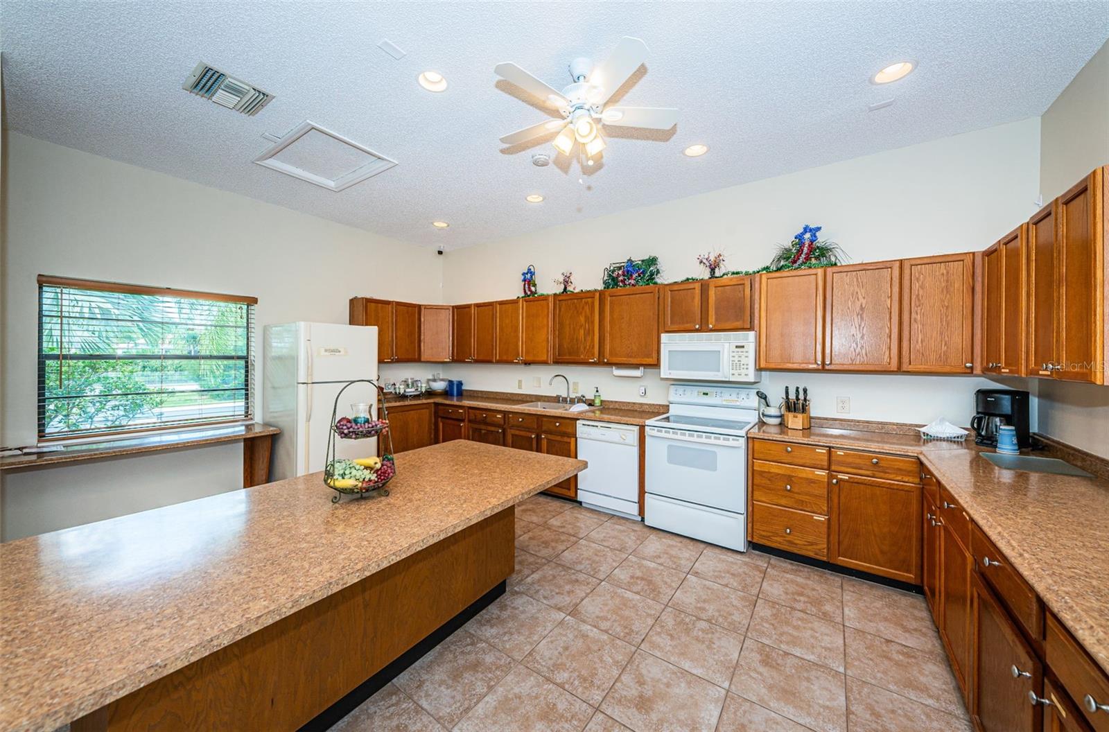 SEASCAPE CONDO OF TARPON SPGS - Residential