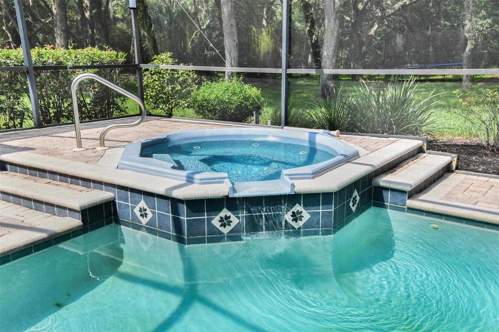 HAMPTON HILLS - Residential