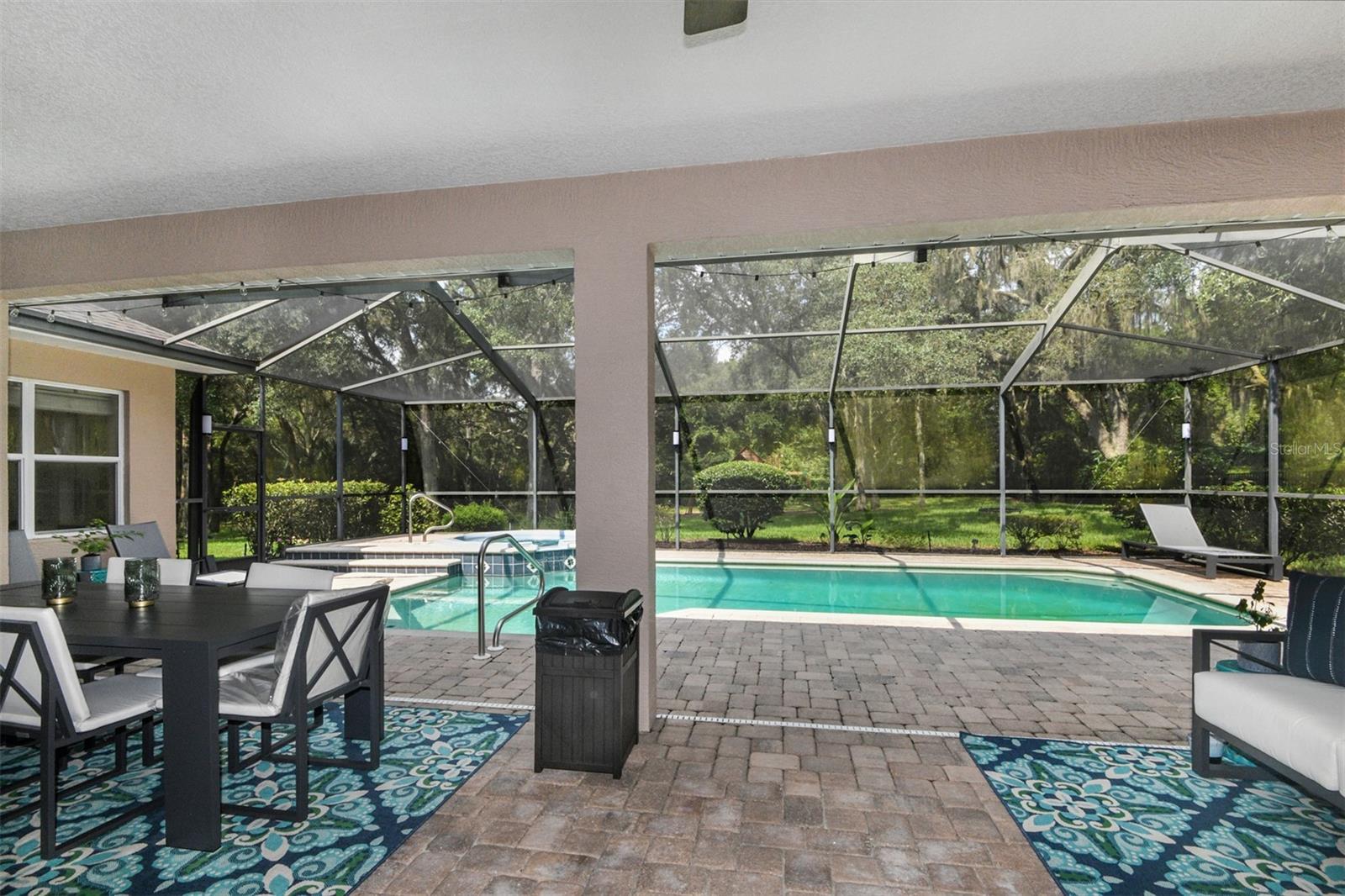 HAMPTON HILLS - Residential