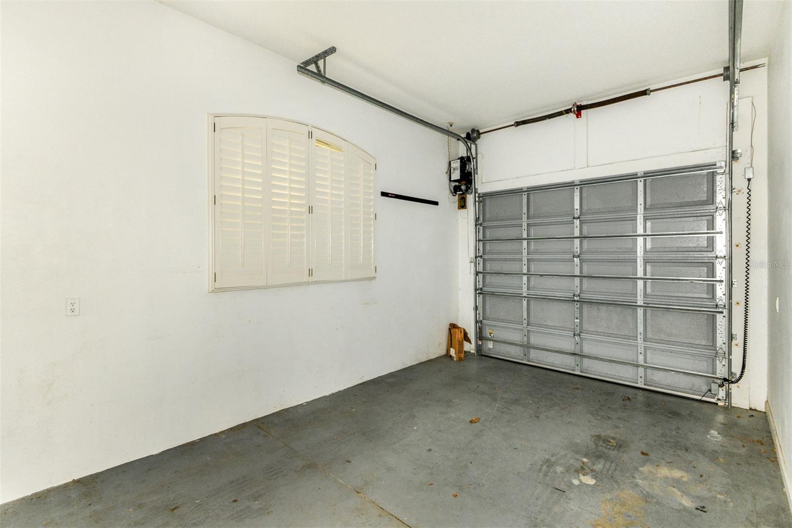 HAMPTON HILLS - Residential
