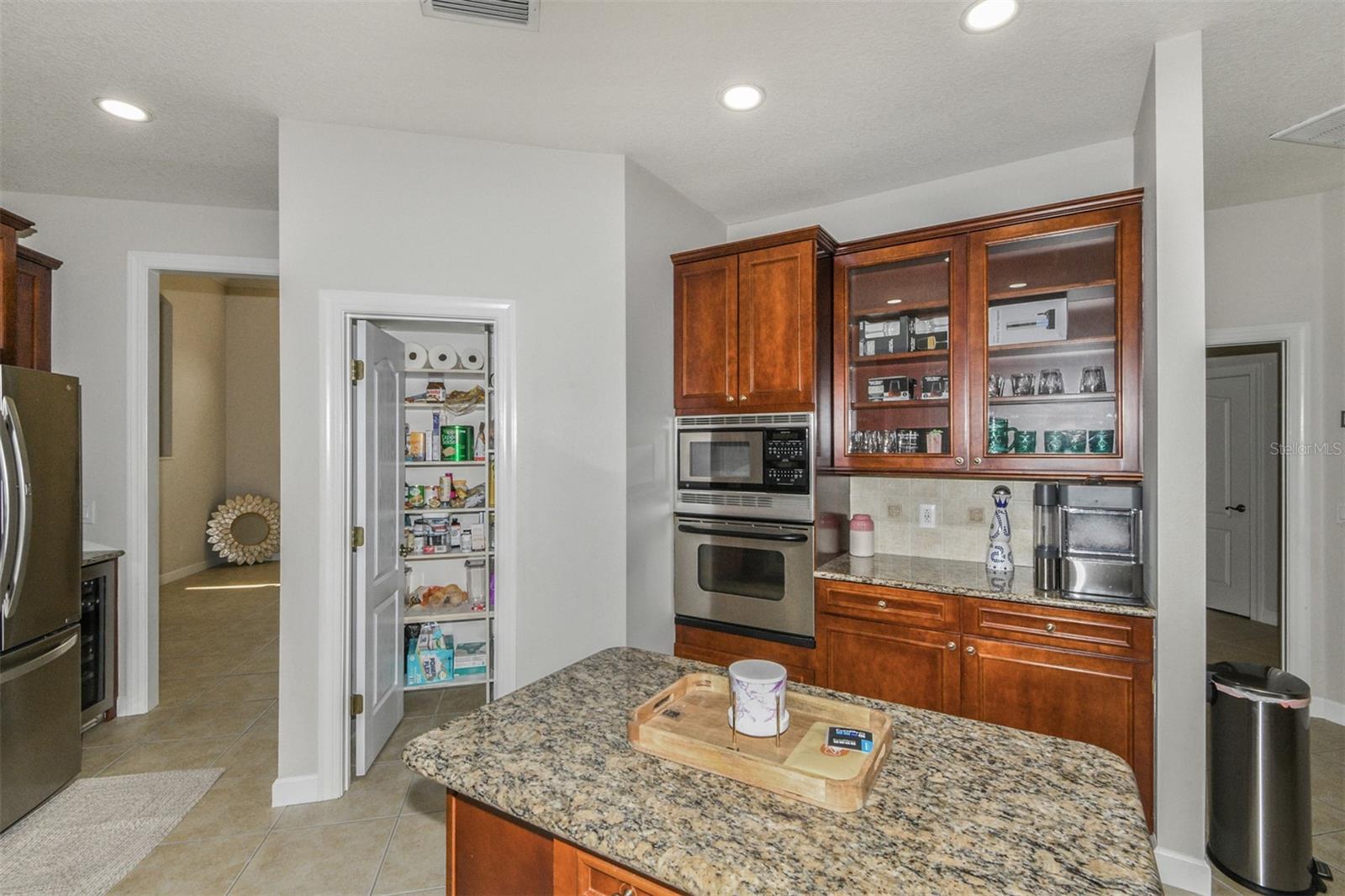 HAMPTON HILLS - Residential