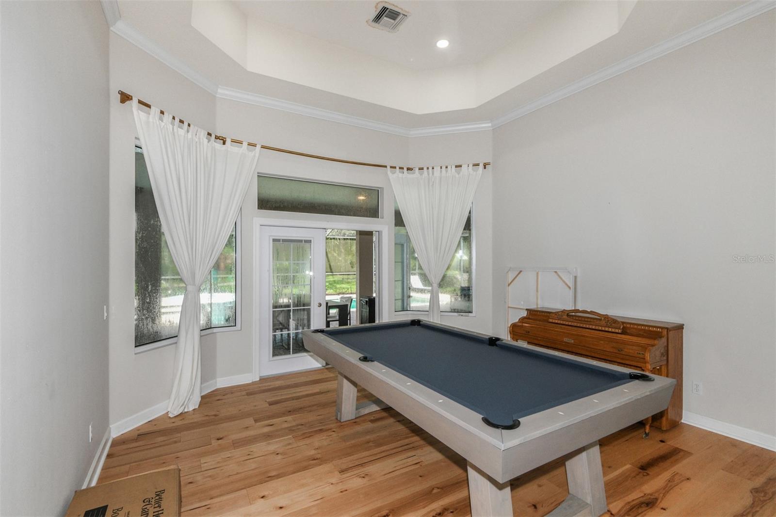 HAMPTON HILLS - Residential