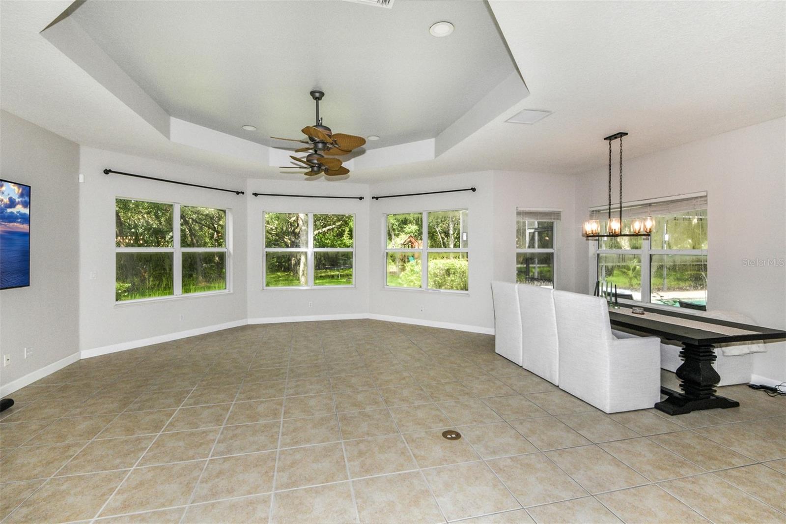 HAMPTON HILLS - Residential