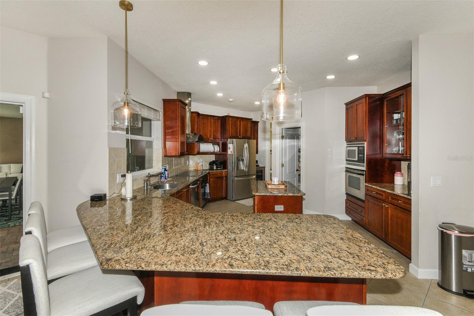 HAMPTON HILLS - Residential