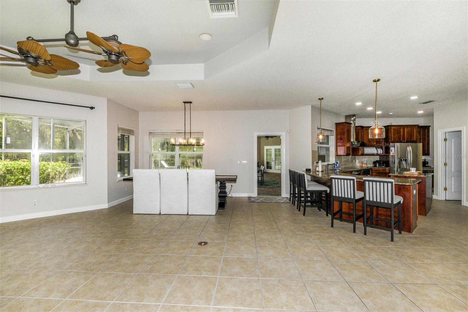HAMPTON HILLS - Residential