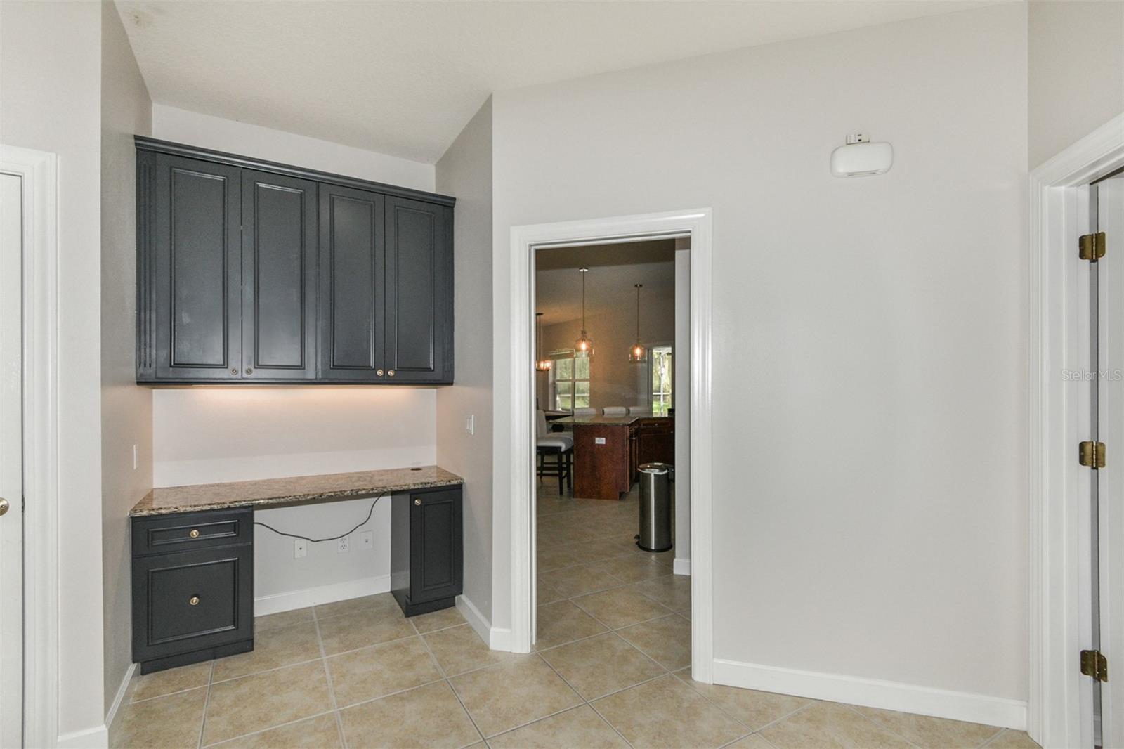 HAMPTON HILLS - Residential