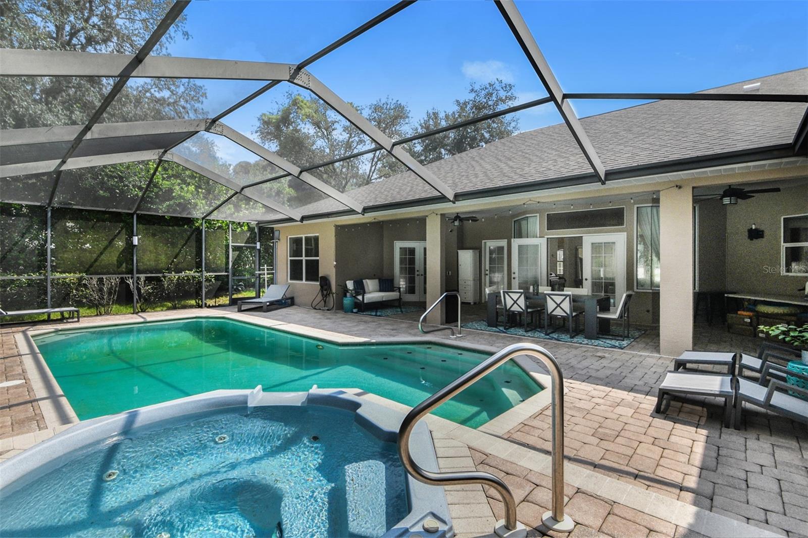 HAMPTON HILLS - Residential