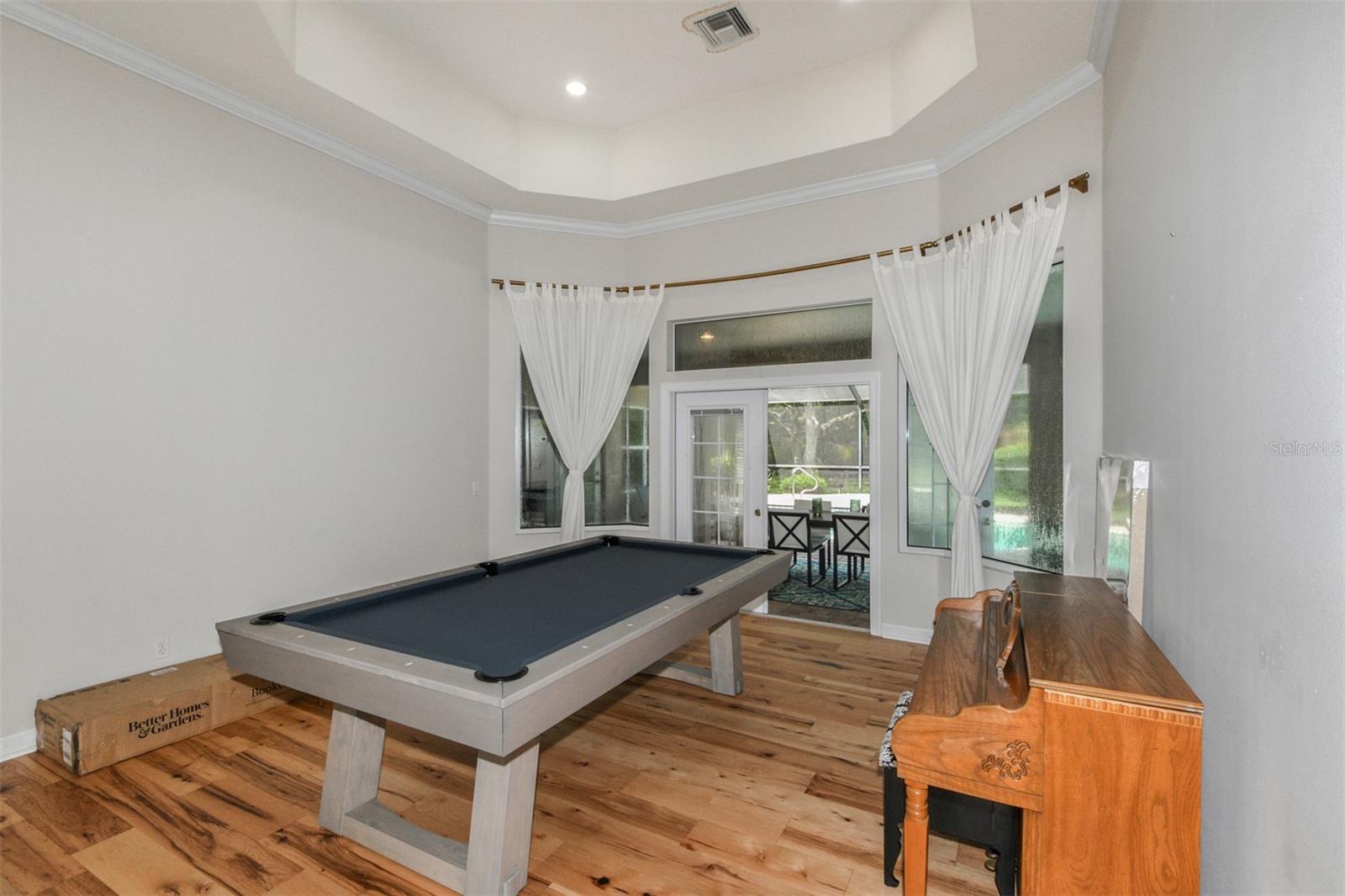 HAMPTON HILLS - Residential