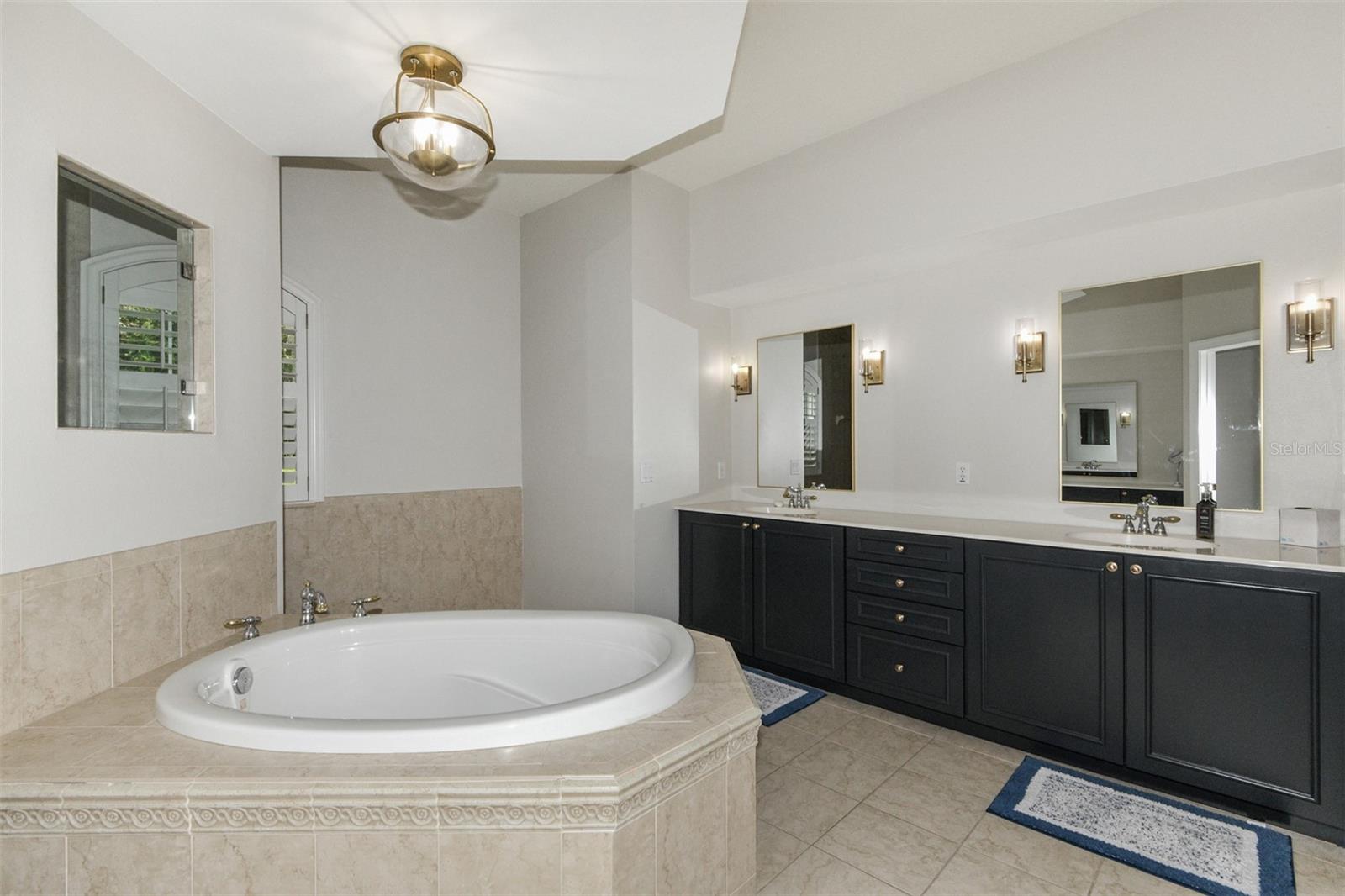 HAMPTON HILLS - Residential