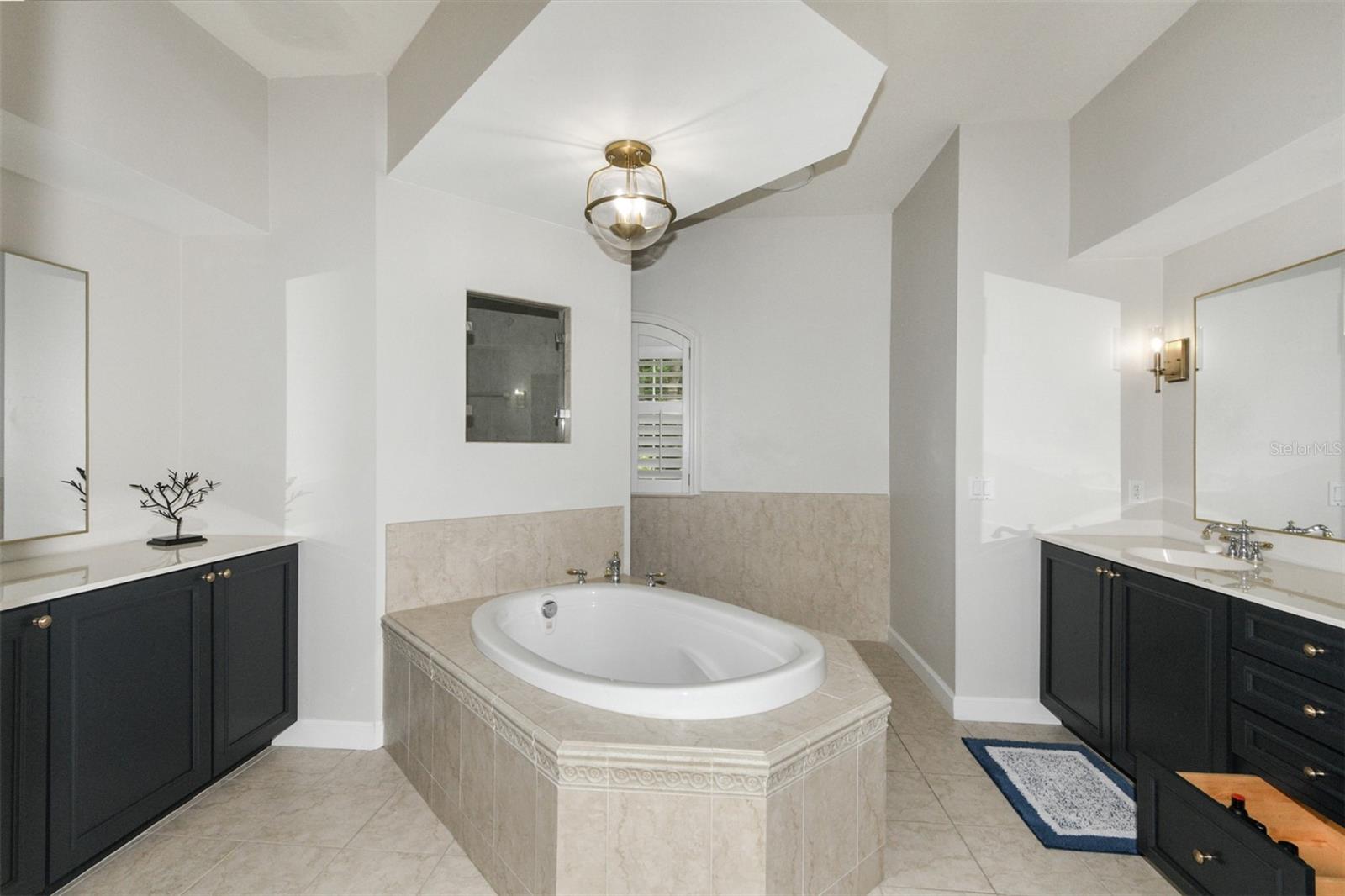 HAMPTON HILLS - Residential