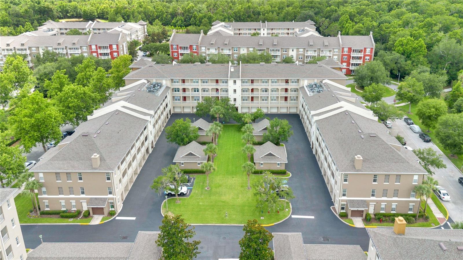 ARTISAN CLUB CONDO P3 - Residential