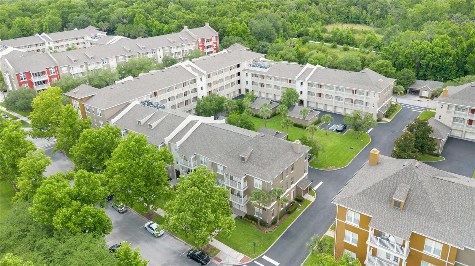 ARTISAN CLUB CONDO P3 - Residential