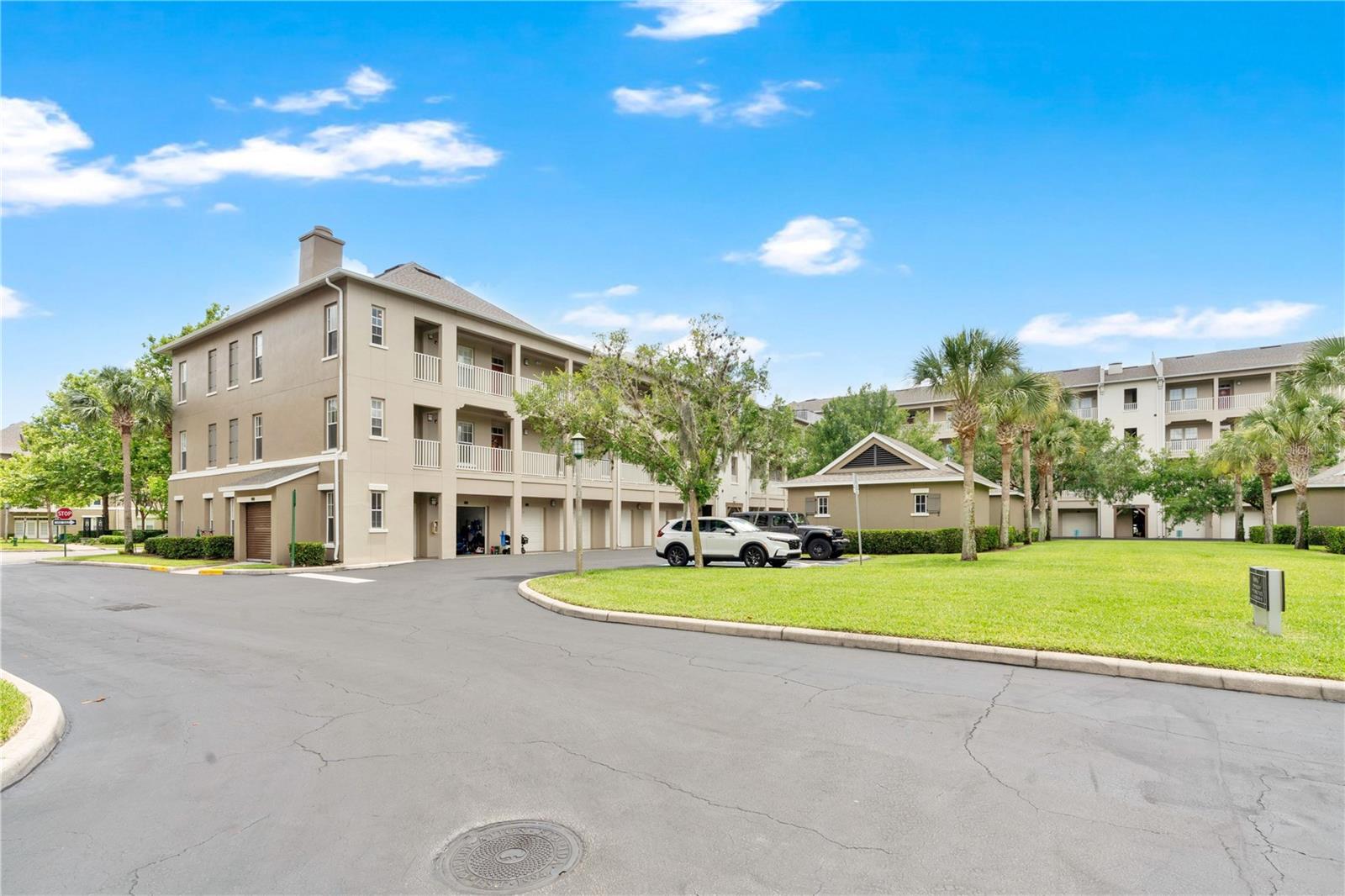 ARTISAN CLUB CONDO P3 - Residential
