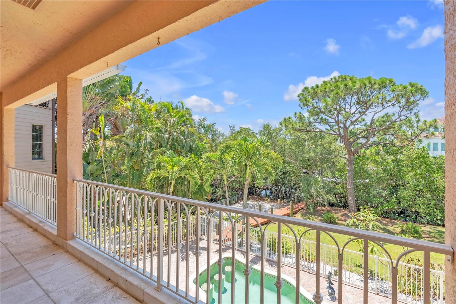 HAWKS HARBOR - Residential