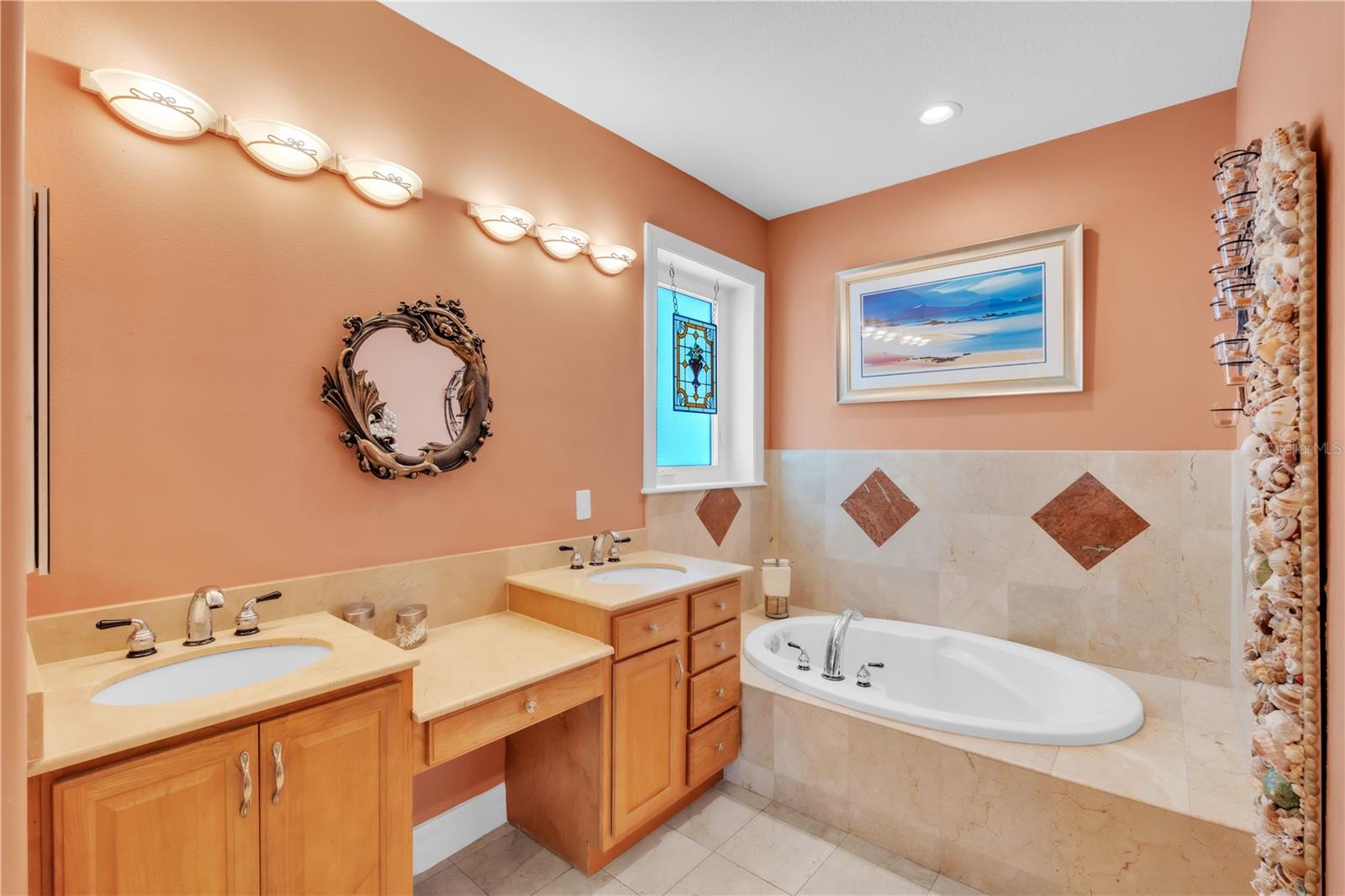 HAWKS HARBOR - Residential