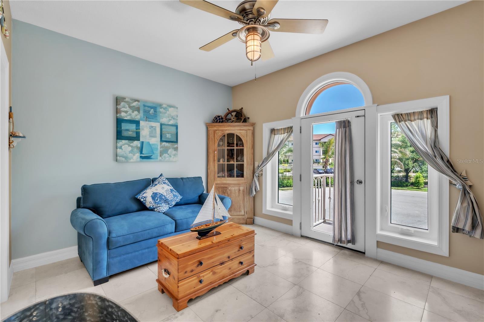 HAWKS HARBOR - Residential