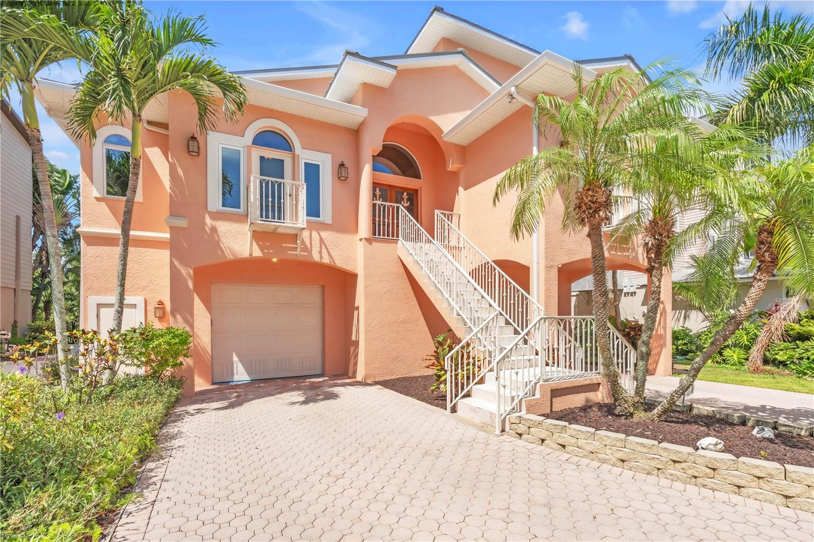 HAWKS HARBOR - Residential