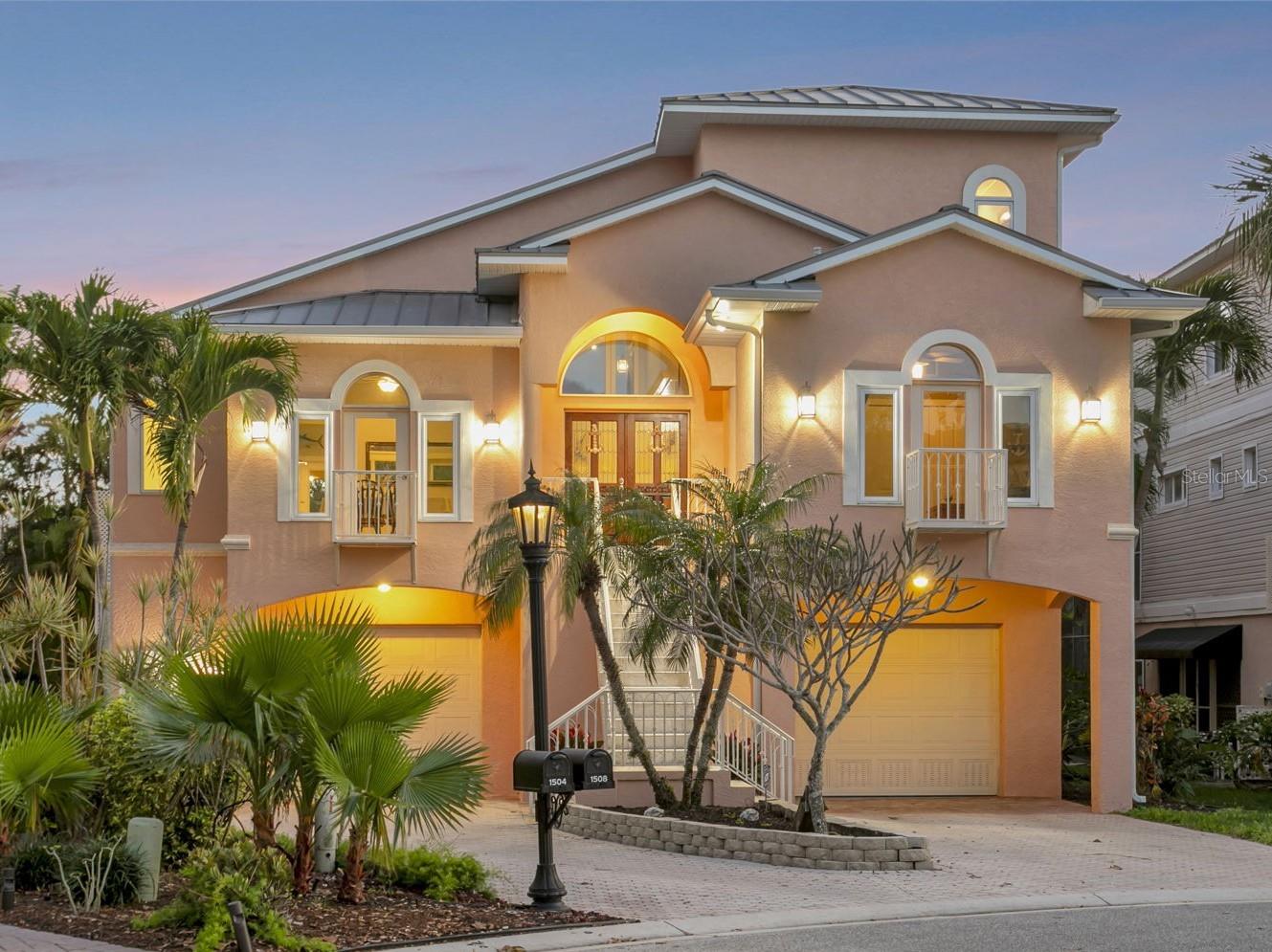 HAWKS HARBOR - Residential