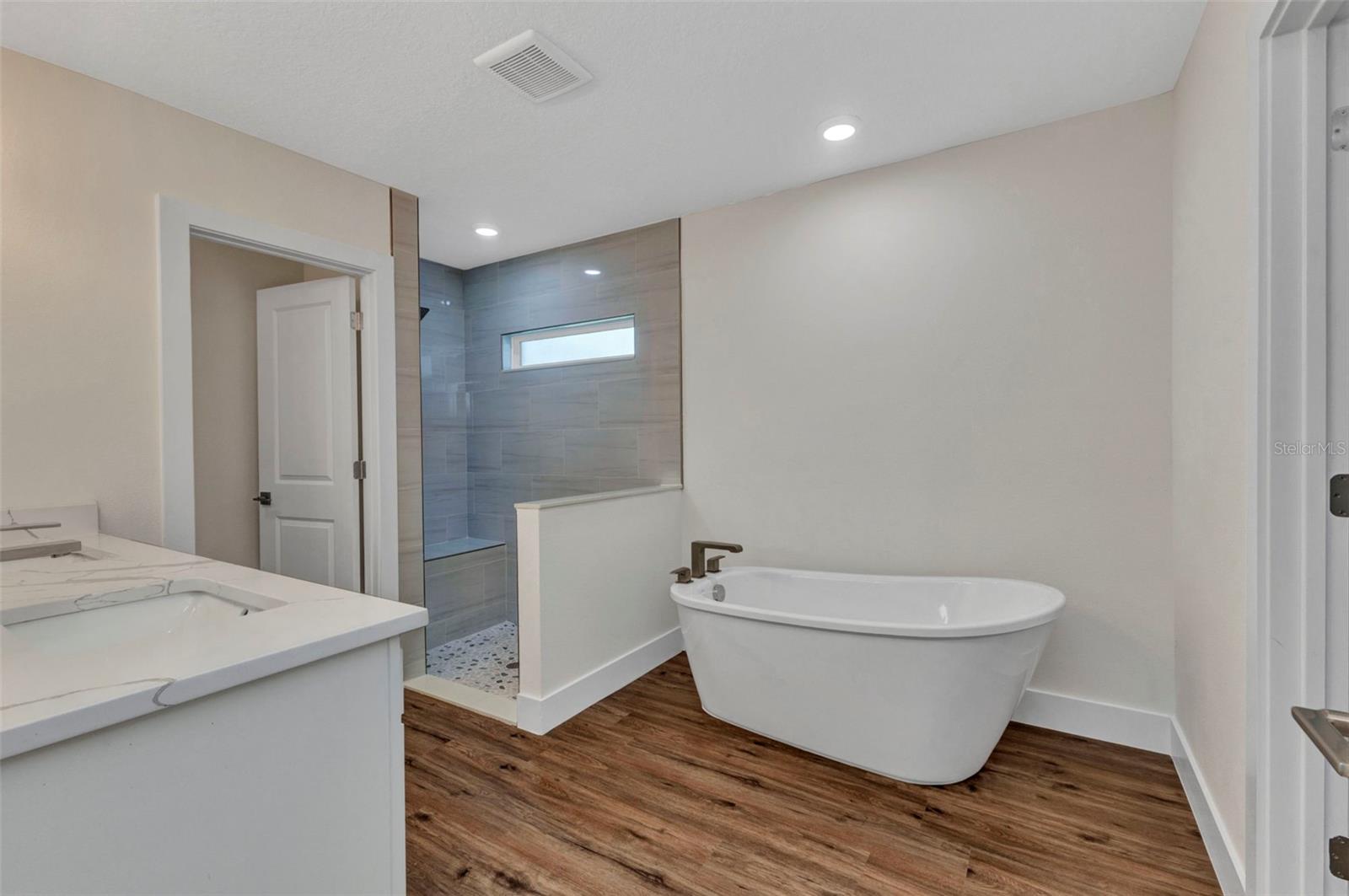 BOLANDER RIVERSIDE - Residential