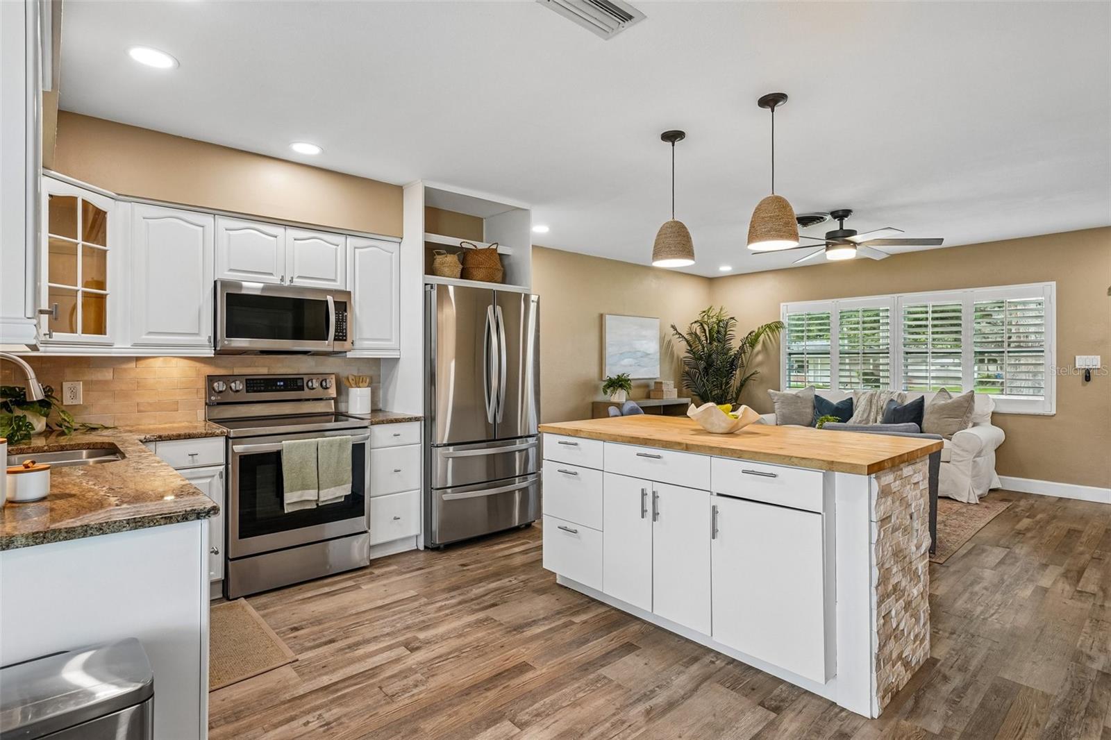 BAY PINES ESTATES - Residential