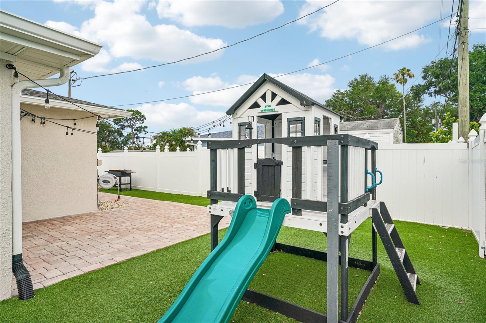 BAY PINES ESTATES - Residential